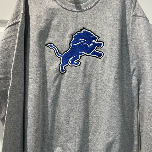Detroit Lions Gray Sweatshirt - Picture 2 of 4